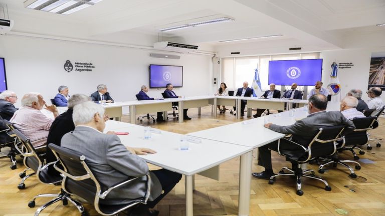 20231228 Reunión de las empresas de colectivos y el Gobierno Nacional