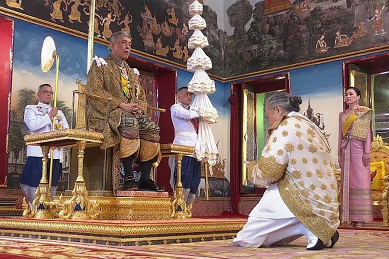 coronacion rey Vajiralongkorn de Tailandia