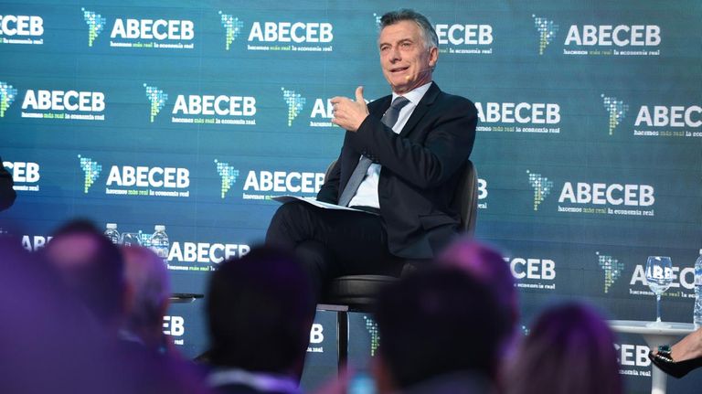 Mauricio Macri participa del 13° Foro de Negocios ABECEB.