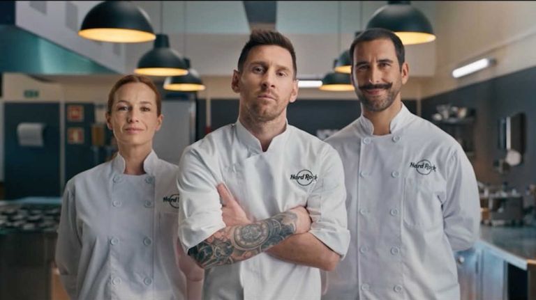 Messi con su nuevo sándwich de milanesa 20230712