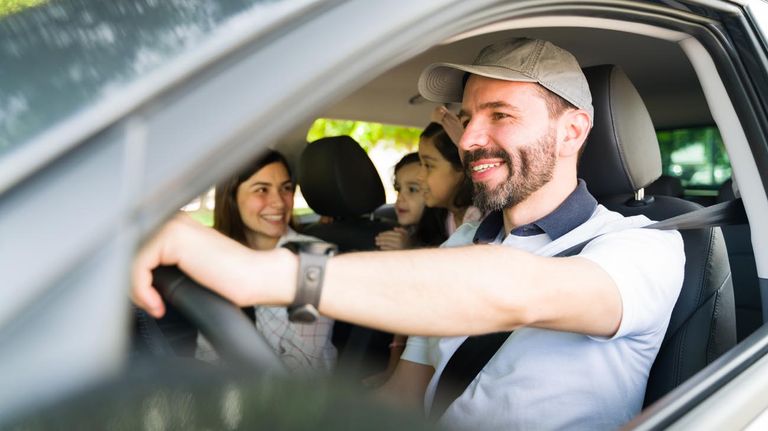 Familia en auto