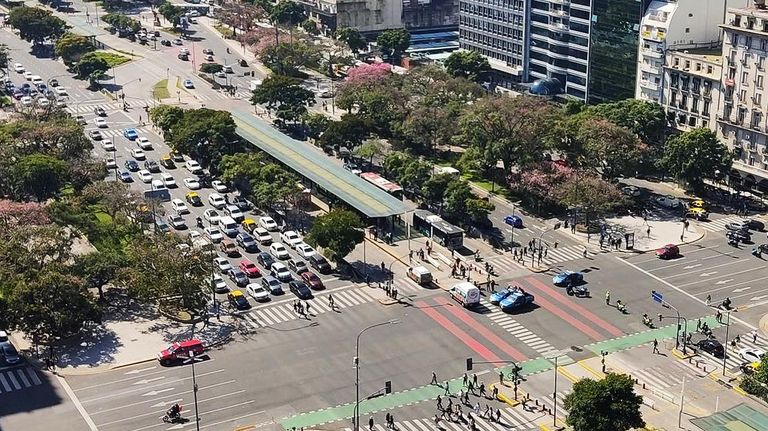 Choque de colectivos en el Metrobus de Avenida 9 de Julio 20220404
