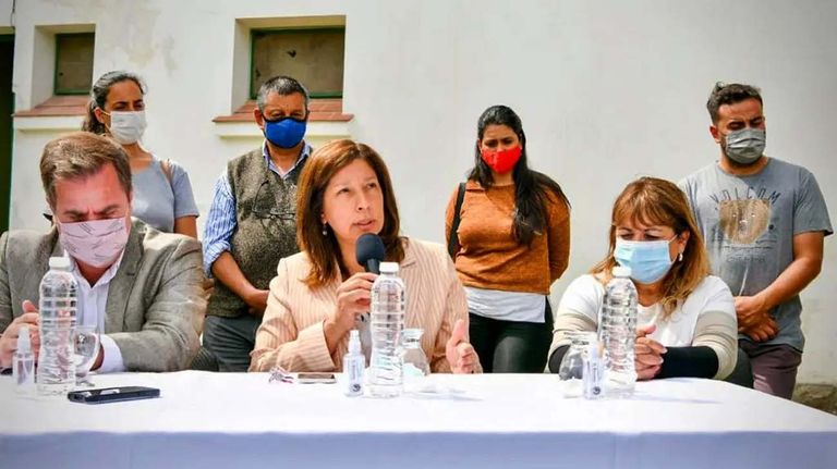 Gobernadora Arabela Carreras-20211020