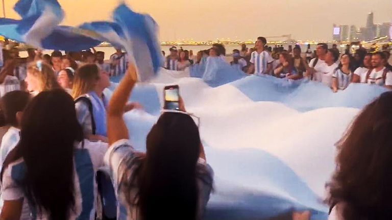 Banderazo argentino en Qatar 20221108