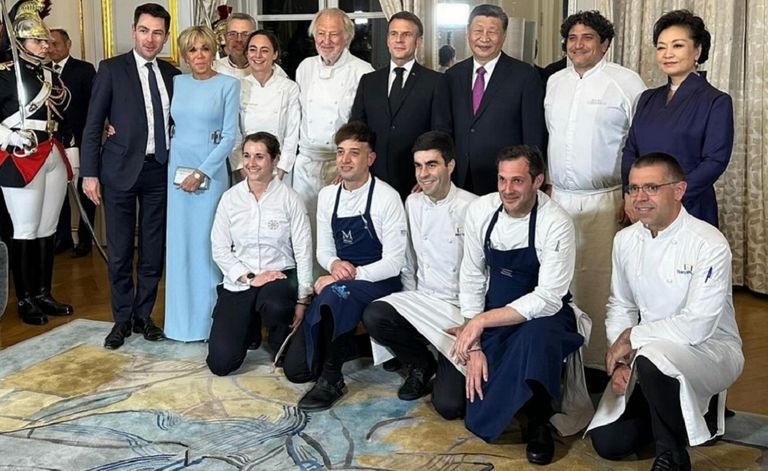colagrecoBanqueteMacron2024