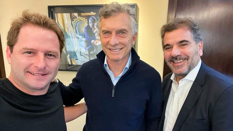 El ex presidente Mauricio Macri junto a los diputados Cristian Ritondo y Alex Campbell 20220823