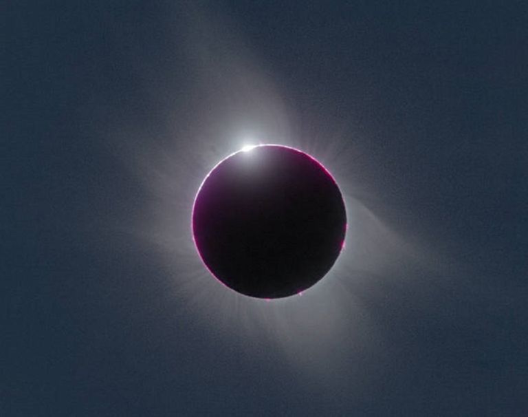 Eclipse solar total
