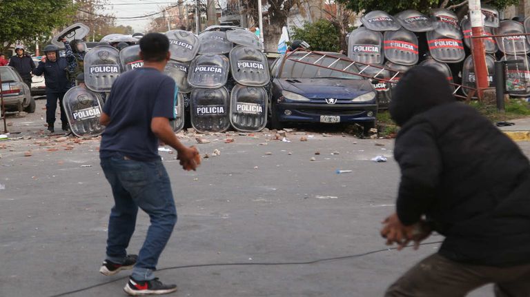 Una nena de 11 años muere tras ser asaltada y golpeada cuando llegaba a la escuela en Lanús 20230809