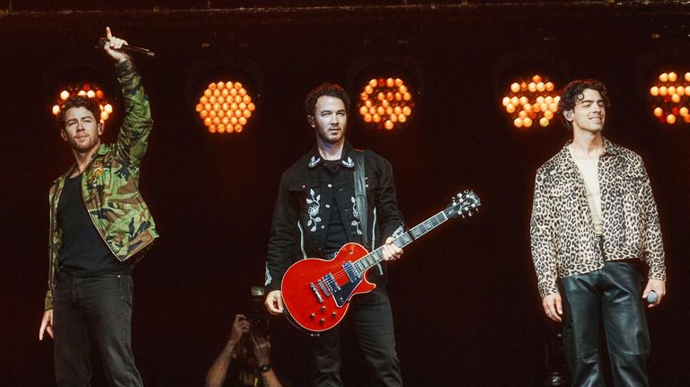 Jonas Brothers en el Movistar Arena 2024