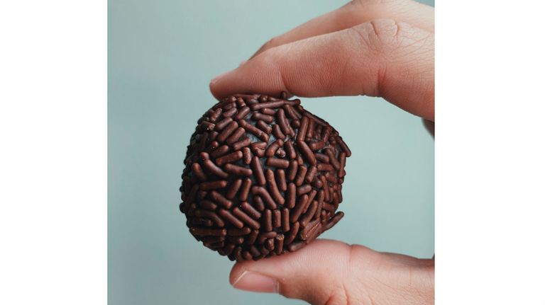Lo recomendable es consumir entre 20 y 30 gramos diarios de chocolate.