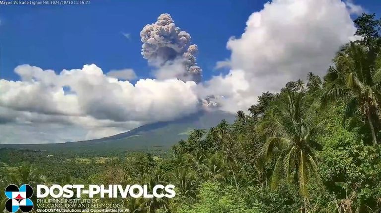 Filipinas: Erupción del volcán Mayón