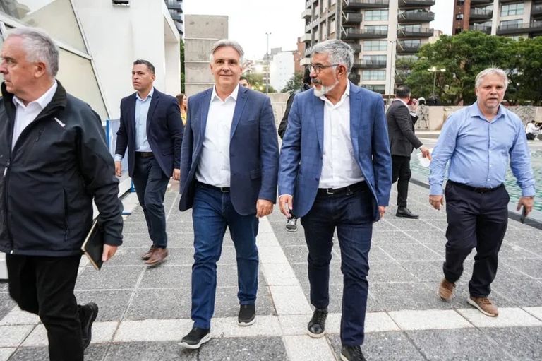 Almada Llaryora 