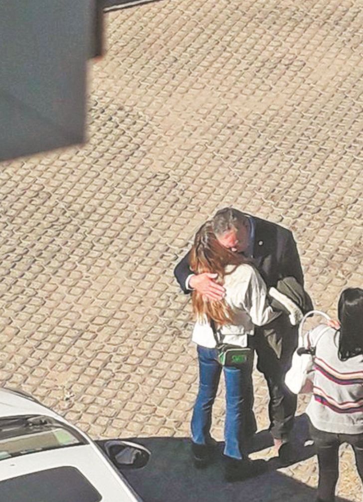 Macarrón abrazo