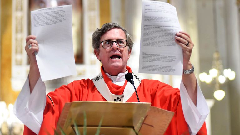 San Expedito recibió a miles de fieles en su Iglesia de Balvanera.