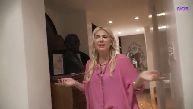Esmeralda Mitre abre las puertas de su excéntrico departamento de Barrio Parque: