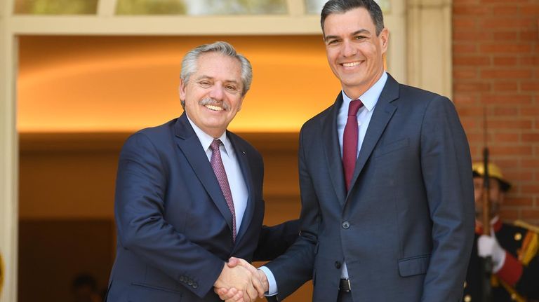 Alberto Fernández en España 20220510