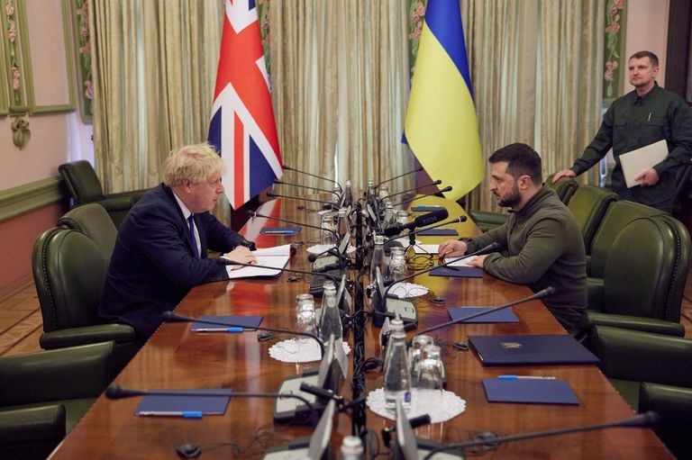 Boris Johnson y Volodimir Zelenski en Kiev.