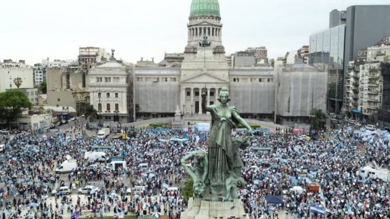 Marcha de pañuelos celestes