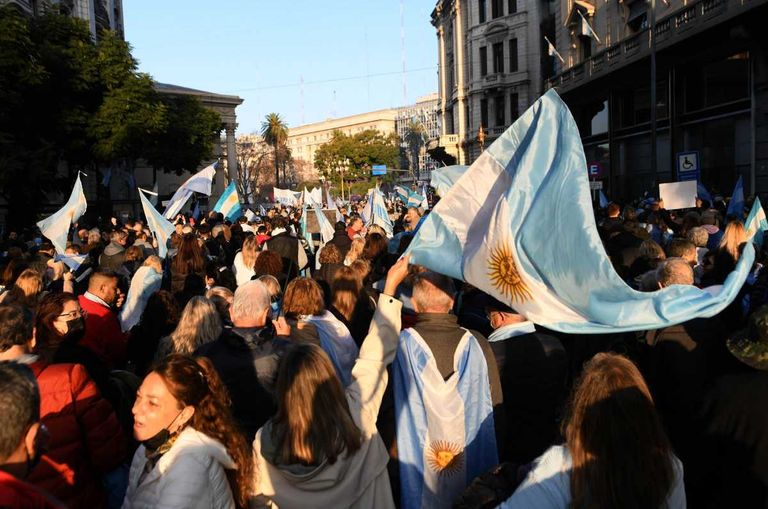 Banderazo contra el Gobierno. 