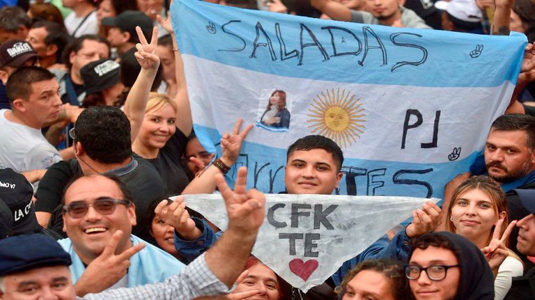 25 DE MAYO PLAZA 20230525