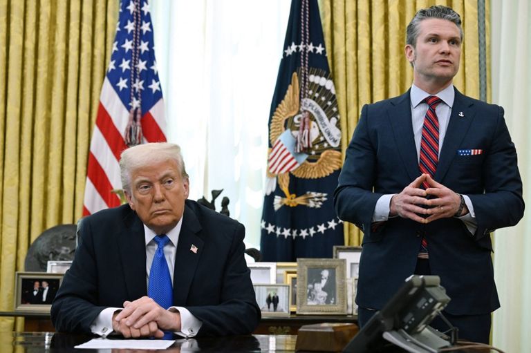 Donald Trump y Peter Hegseth