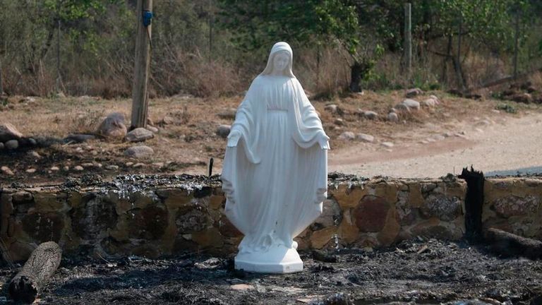 Virgen que sobrevivió a los incendios