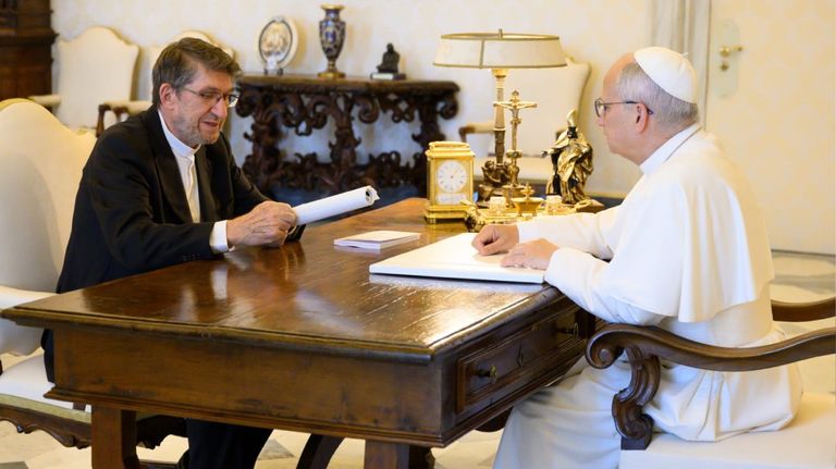 Alejandro Antón - Cura párroco amigo del Papa León XIV