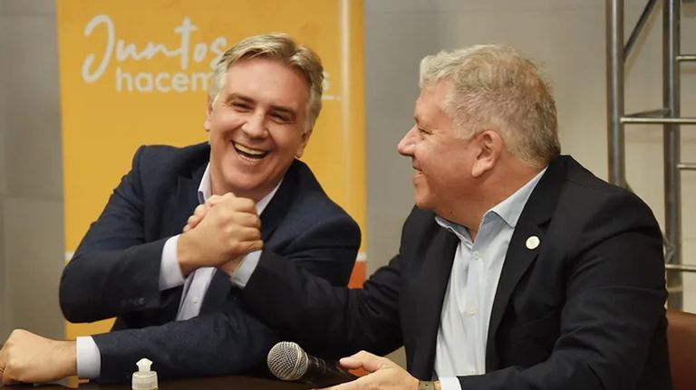 Gustavo Benedetti junto a Llaryora