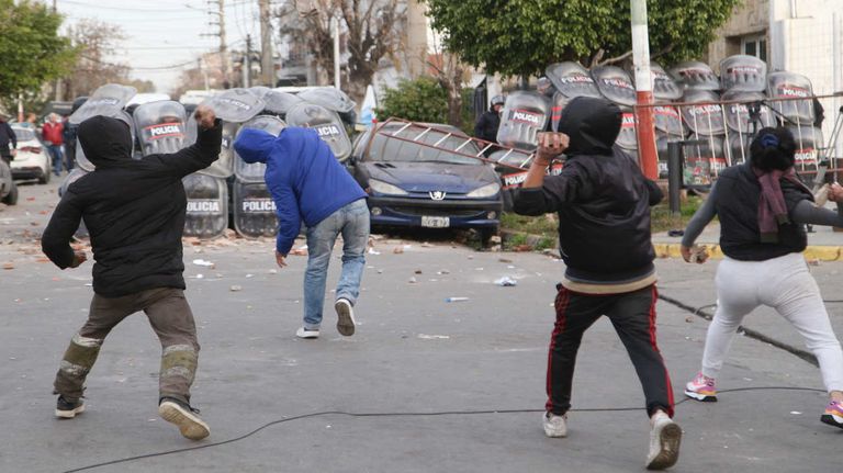 Una nena de 11 años muere tras ser asaltada y golpeada cuando llegaba a la escuela en Lanús 20230809