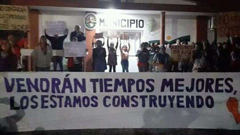 Marchas en Gilbert para que Constantino deje la intendencia. 20220502