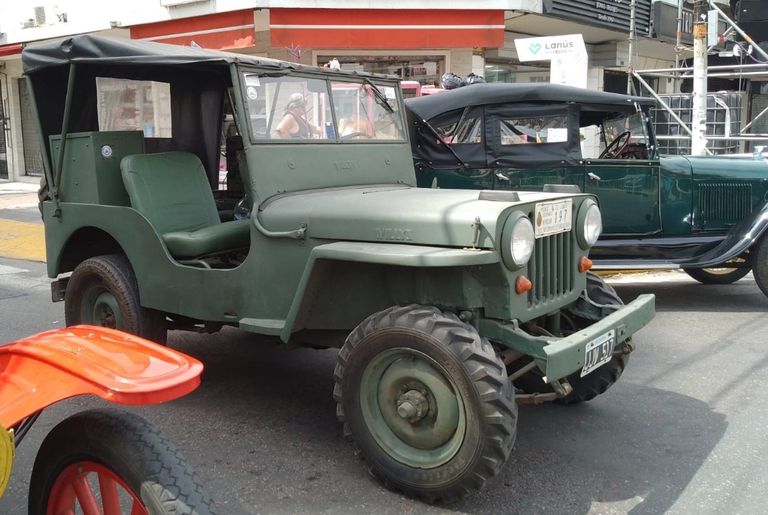 Autos Antiguos en Lanus oeste 2024
