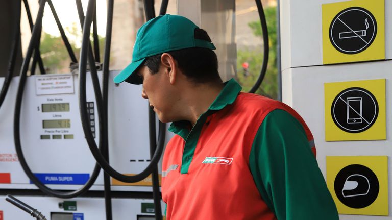 Empleado de estación de servicio