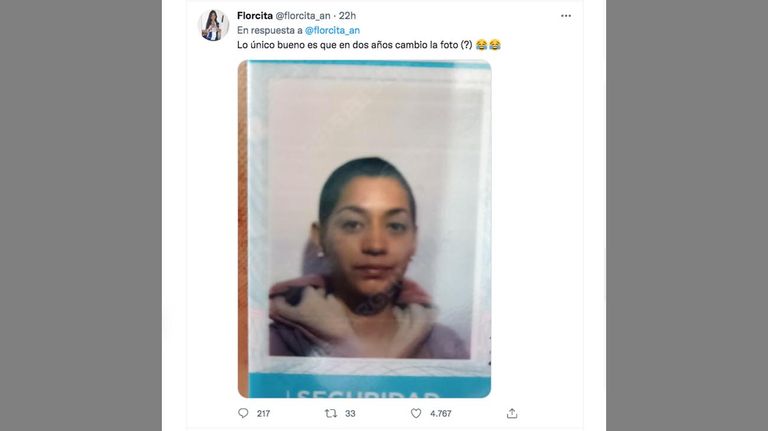 le dieron el carnet de conducir y le pusieron que sufrió cáncer de mama.