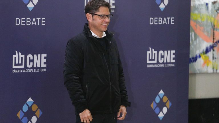 Llegada de invitados al debate x balotaje