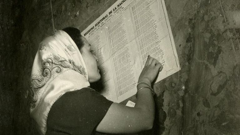 Mujeres votando 20220818