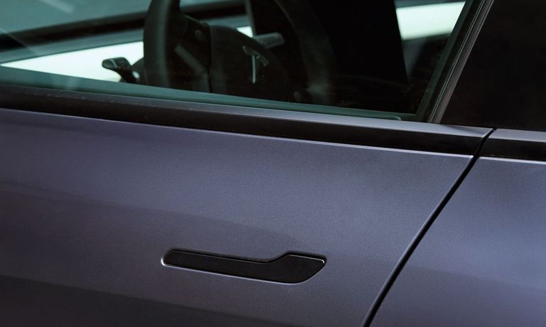 TESLA_DOORS_01_HP