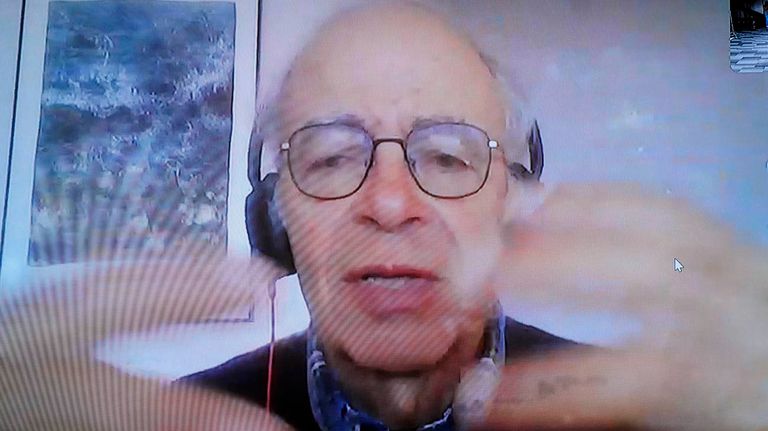 Peter Singer, en la entrevista con Jorge Fontevecchia.