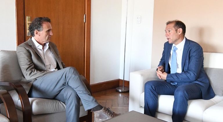 Omar Gutierrez, gobernador de Neuquén con ministros 20191213