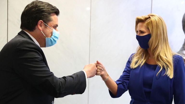 Fernández y Fabiola Yáñez a México 20210222