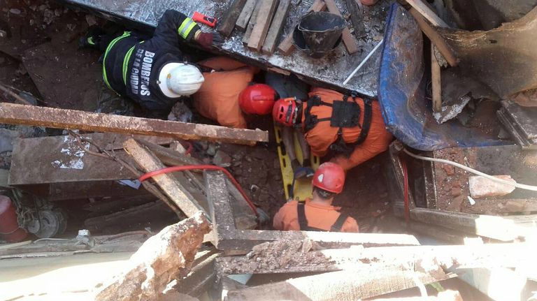 Derrumbe de una panadería en Mataderos.