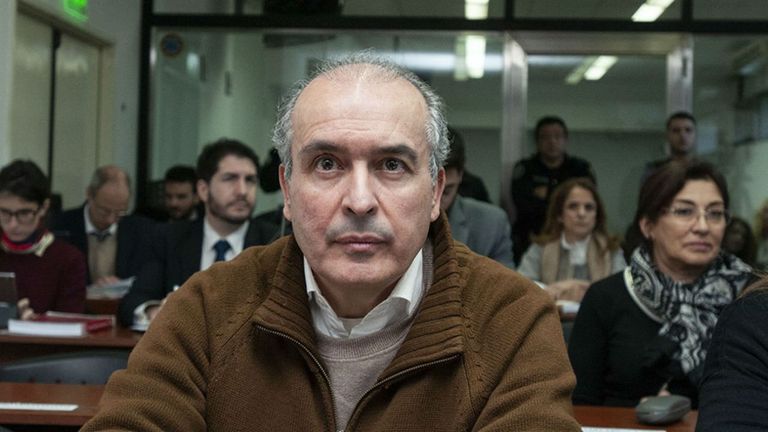 José López