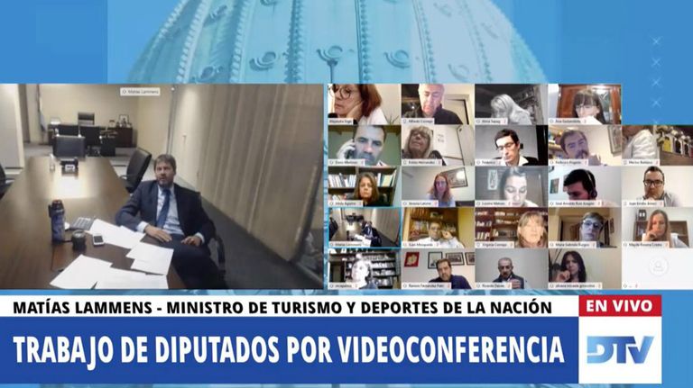El ministro Lammens exponiendo ante la Comisión de Turismo de Diputados.