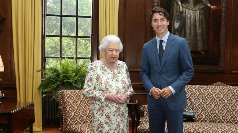 reina isabel windsor harry meghan