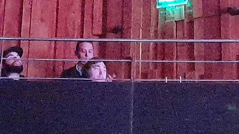 El presidente Javier Milei de incógnito, en el tributo al Rebe de Lubavich 20240701