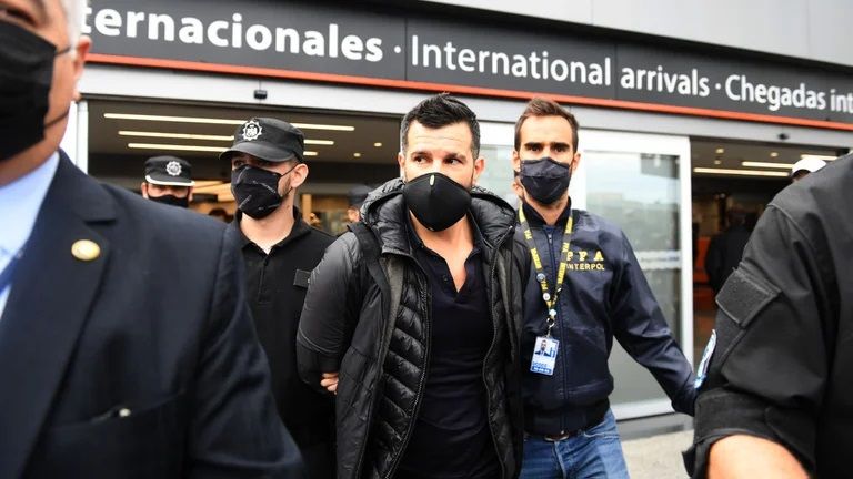 Maximliano Batista cuando era detenido