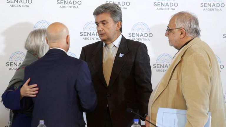 Debate en el Senado por la Ley Bases