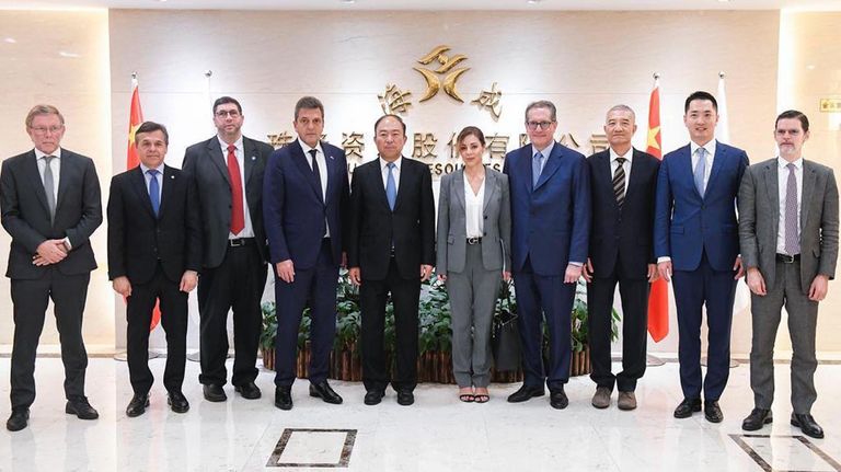 Reunión de Sergio Massa con empresas mineras en China