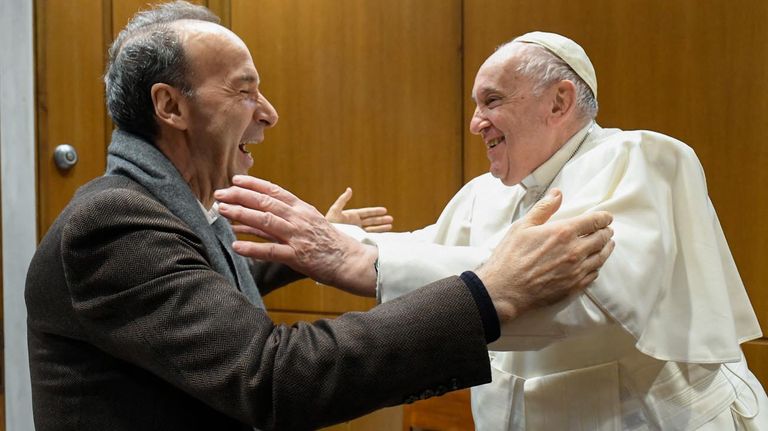 El Papa Francisco recibió hoy al célebre director y actor Roberto Benigni