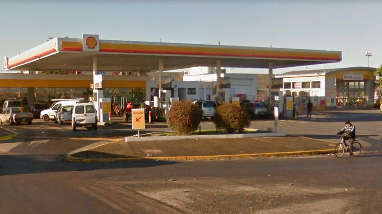 La estación de servicio Shell cercana al Shopping Parque Avellaneda fue el escenario del tiroteo.