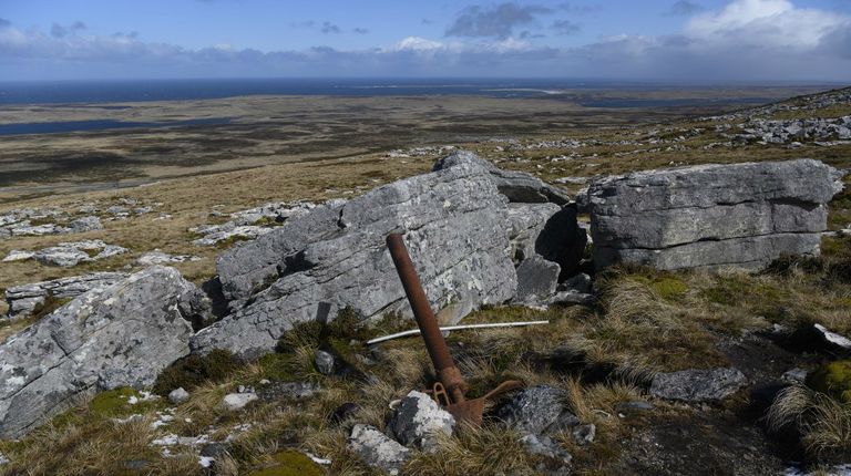 Buscadores de minas terrestres de Zimbabwe limpian las Islas Malvinas